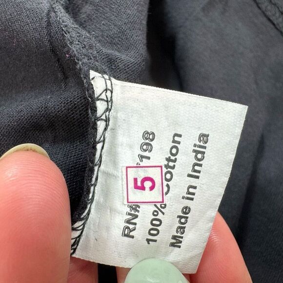 Queer Eye Tee Shirt Mens Medium Black Choose Kindness LGBGQ Crewneck New RAinbow - Picture 6 of 9